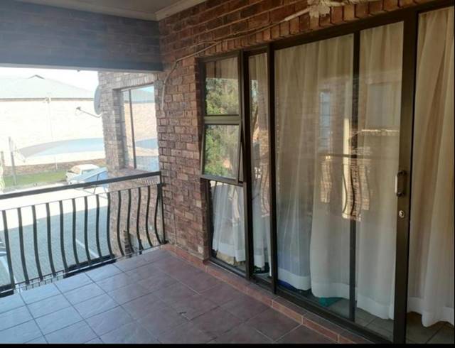 2 BEDROOM APARTMENT FOR SALE IN SONNEVELD